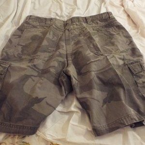 CAMO CARGO SHORTS